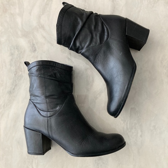 Dionella Black Leather booties - Picture 1 of 15